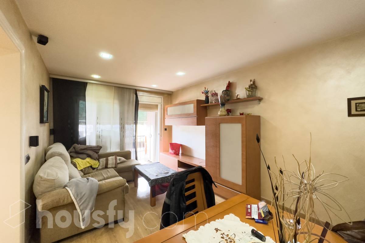 Piso en venta en CL AGUDES, Nou Barris, Barcelona