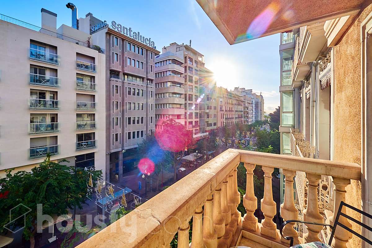 Piso en alquiler en Rambla Méndez Núñez, Centro, Alicante / Alacant