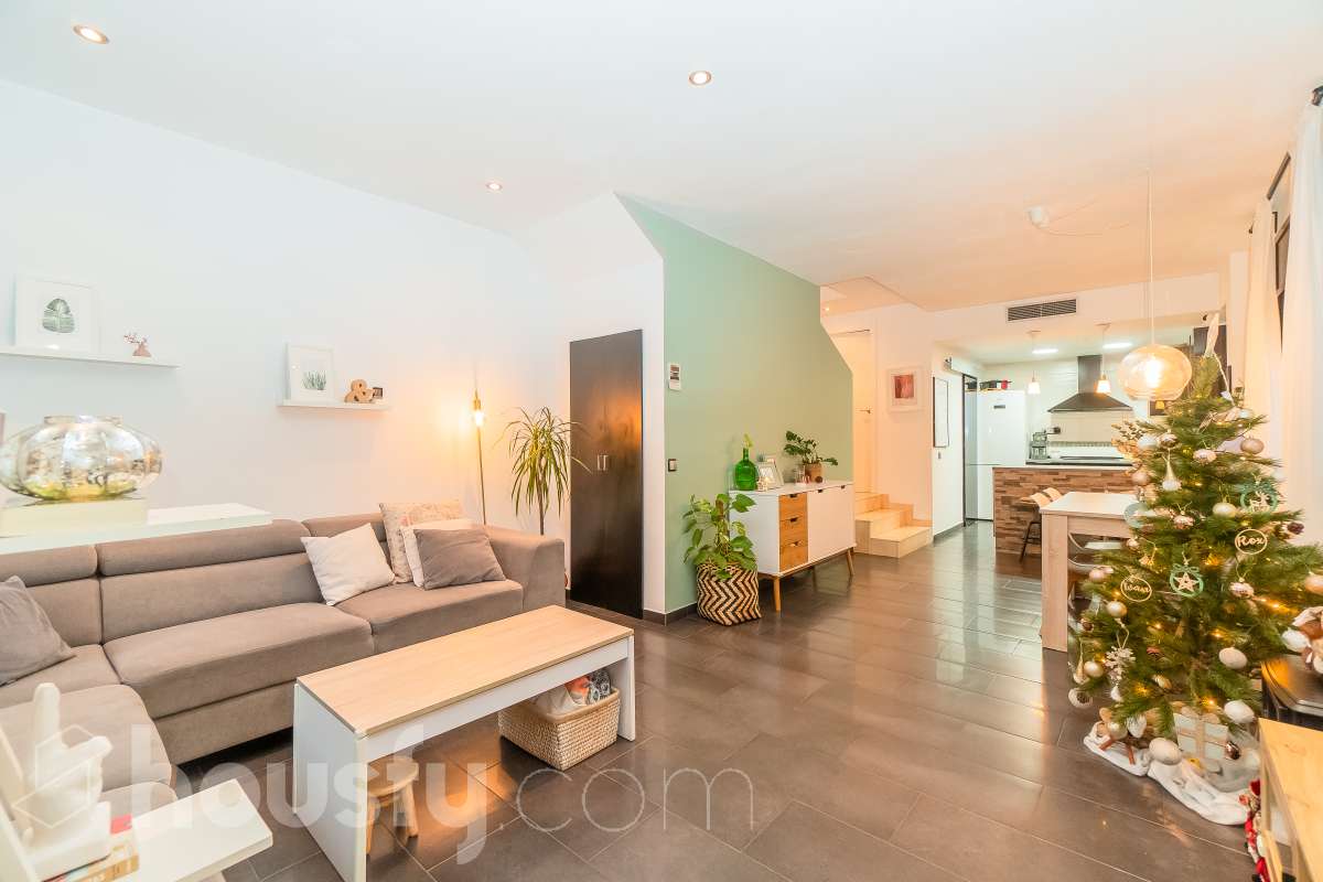 Casa en venta en Carrer de Costa Rica, Ponent, Terrassa
