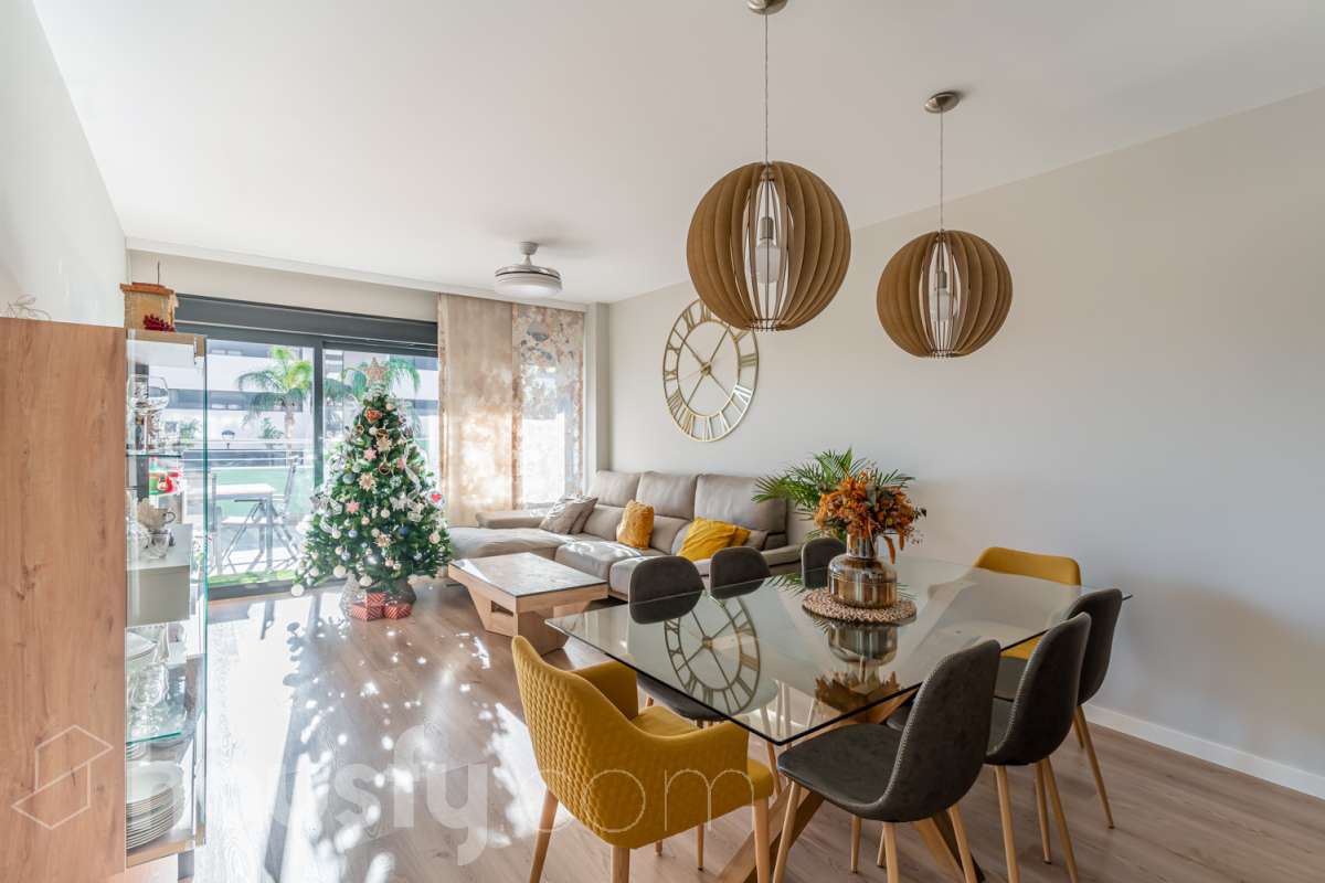 Bajo en venta en Calle Planetas, Villablanca - Torrecárdenas, Almería