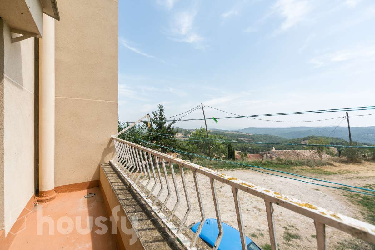 Admirable casa en Argençola-31