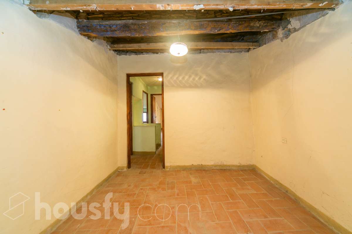 Casa 4 habitaciones con patio en Sant Marti de Tous-8