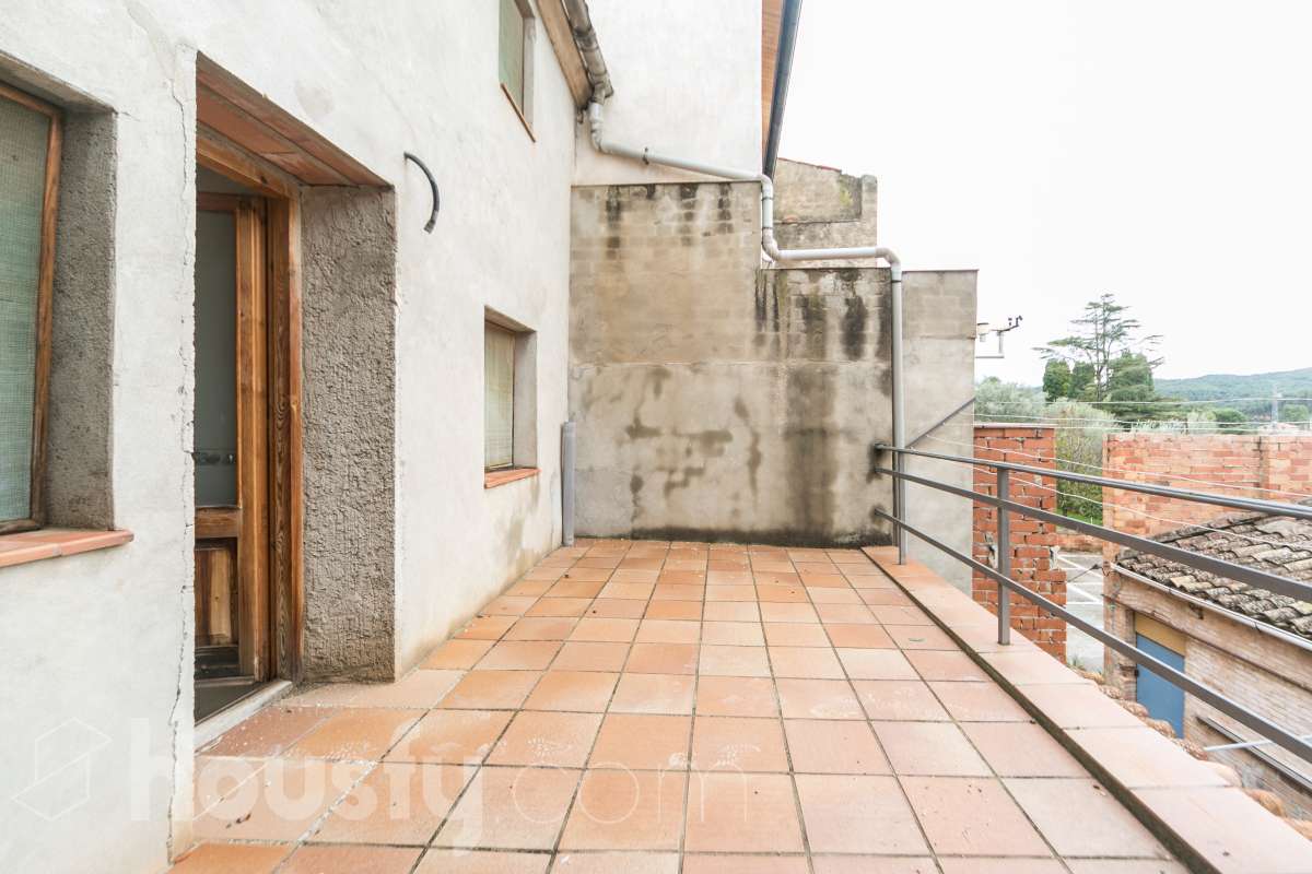 Casa 4 habitaciones con patio en Sant Marti de Tous