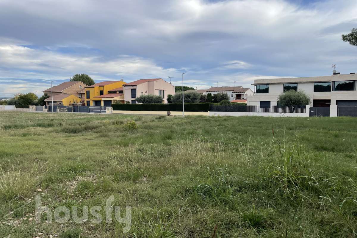 Solar urbano en Pacs del Penedès-8