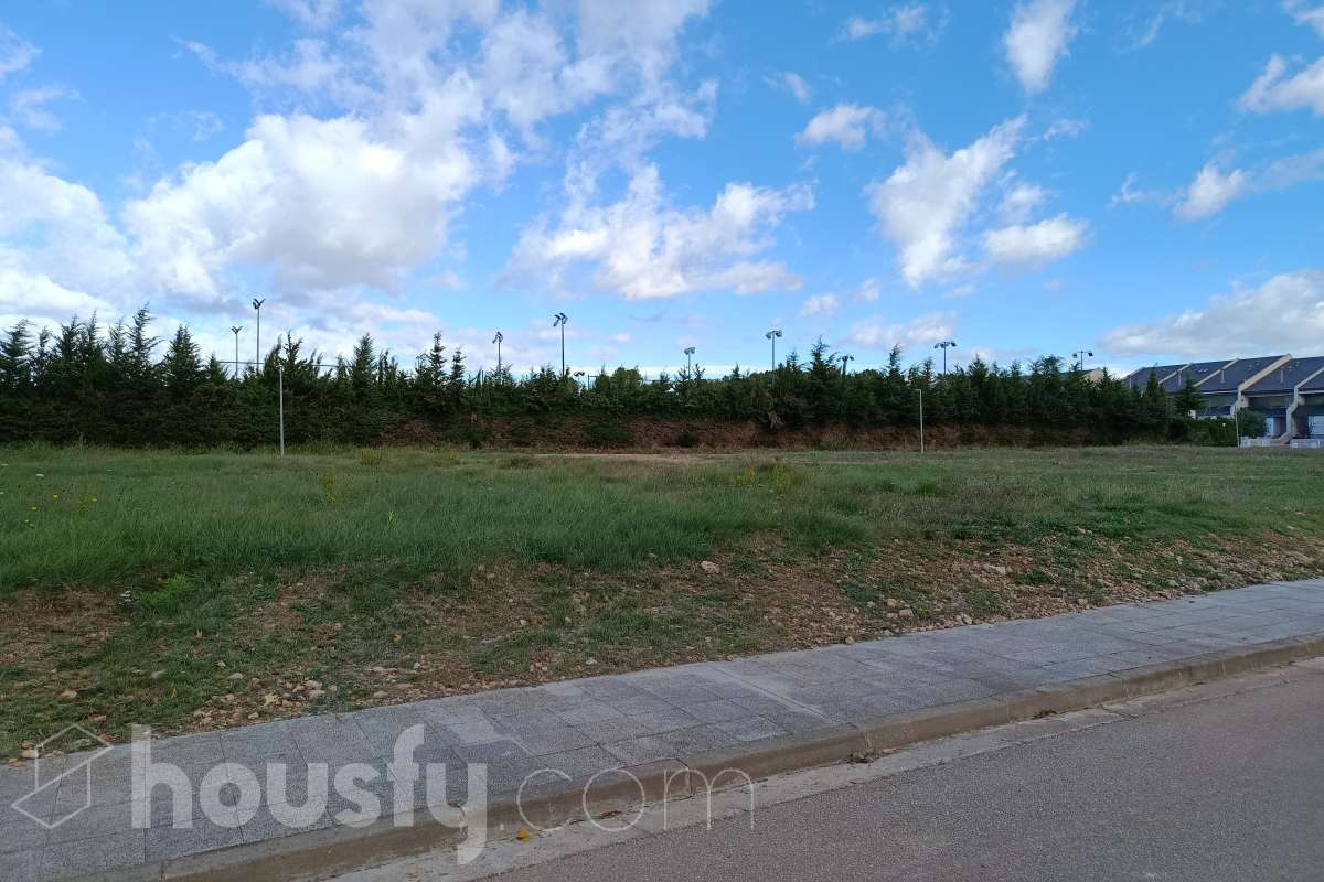 Solar urbano en Pacs del Penedès-20