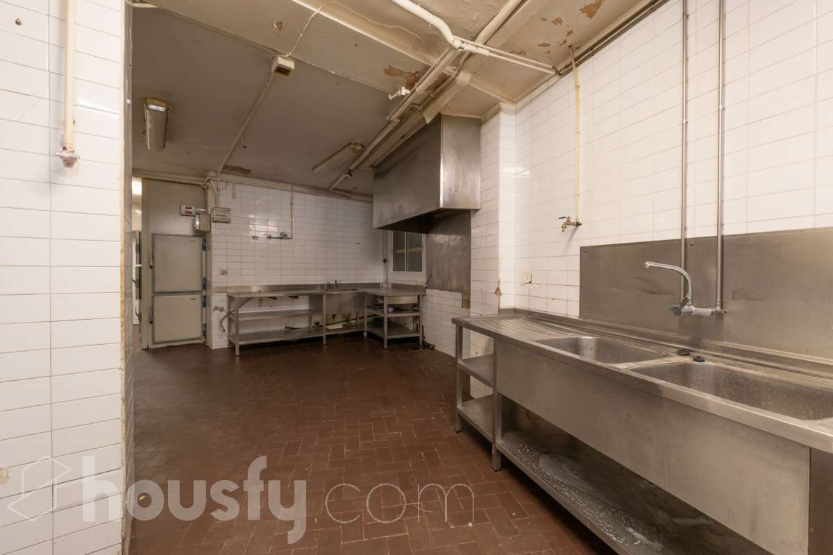 Fantástico Edificio en venta-51