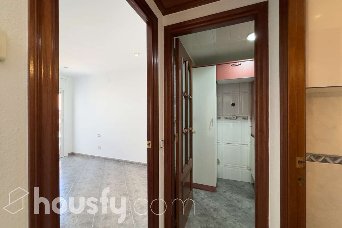 Espléndido piso en Santa Coloma de Gramenet-9