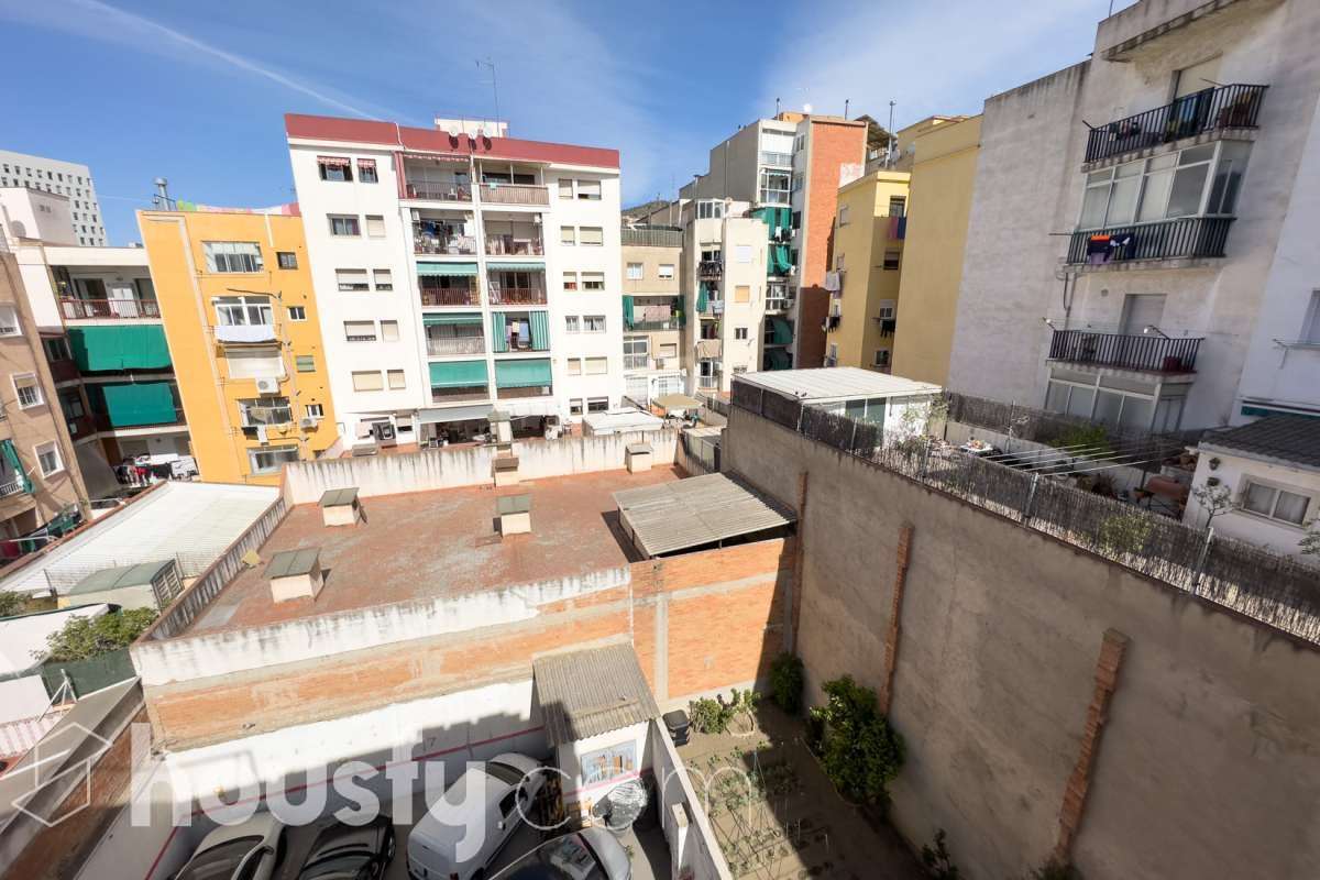 Espléndido piso en Santa Coloma de Gramenet-16