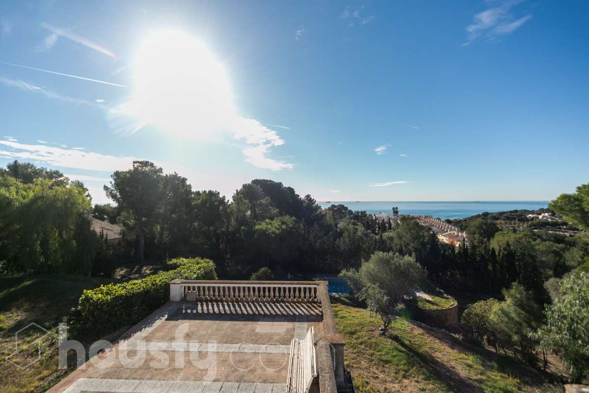 Espectacular casa con vistas al mar y 3.942 m² de parcela