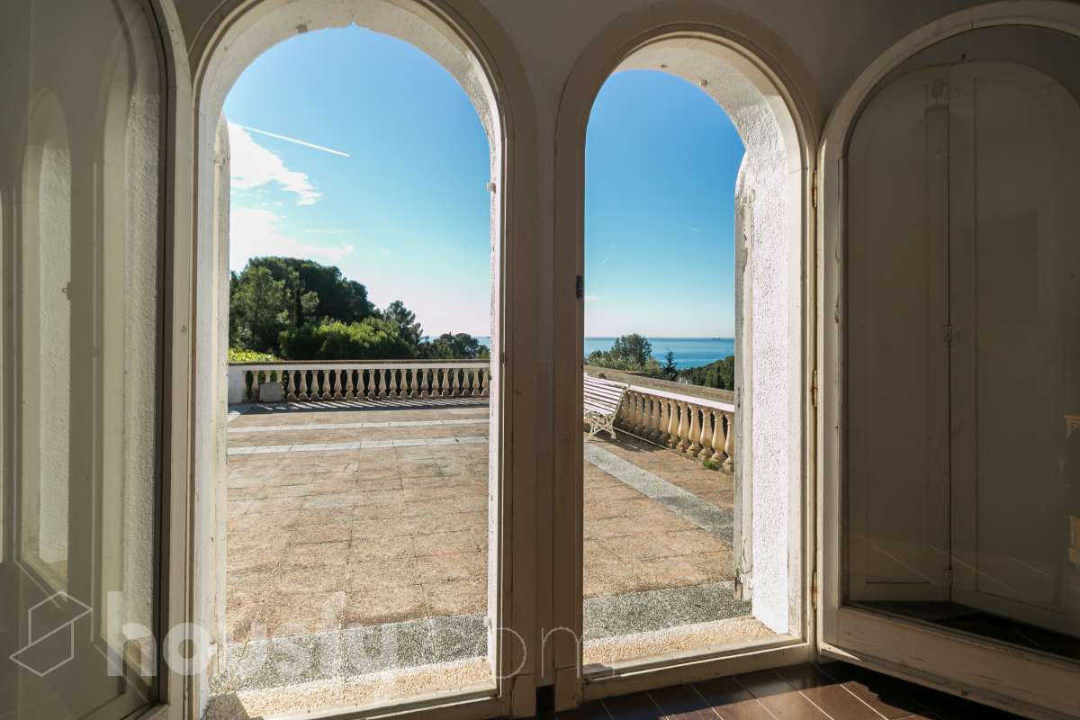 Espectacular casa con vistas al mar y 3.942 m² de parcela-41