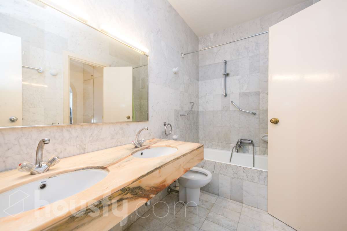 Espectacular casa con vistas al mar y 3.942 m² de parcela-32