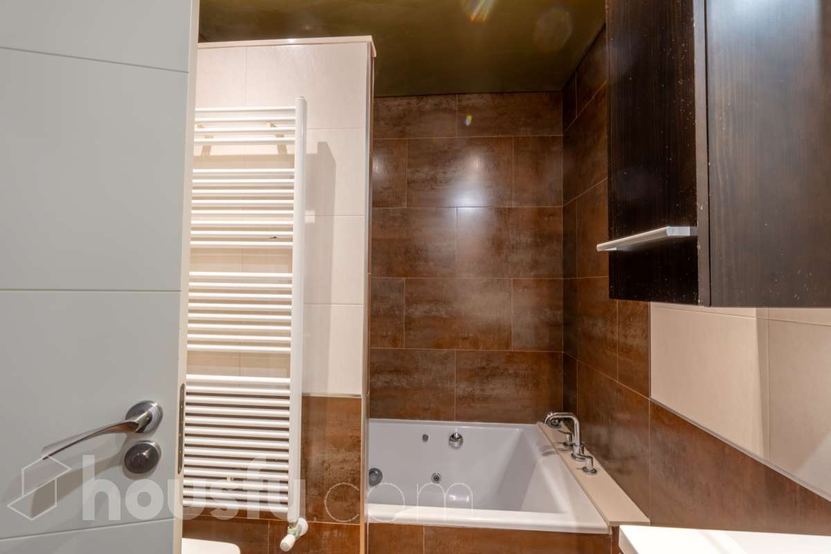Chalet independiente con piscina y jardín en Cubelles-20