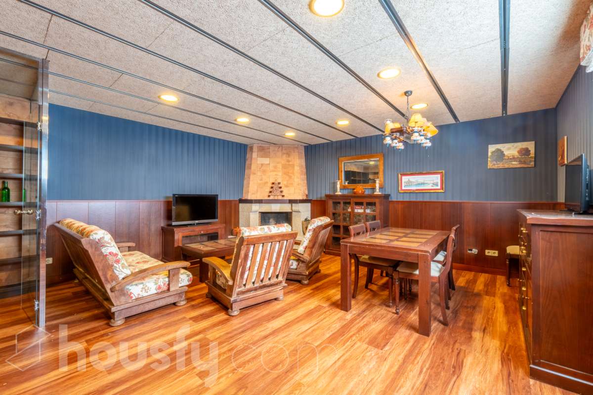 Chalet independiente con piscina y jardín en Cubelles-23