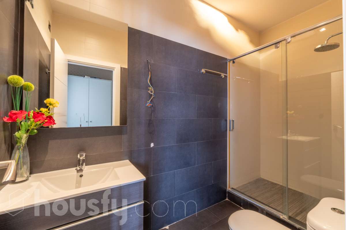 Chalet independiente con piscina y jardín en Cubelles-25