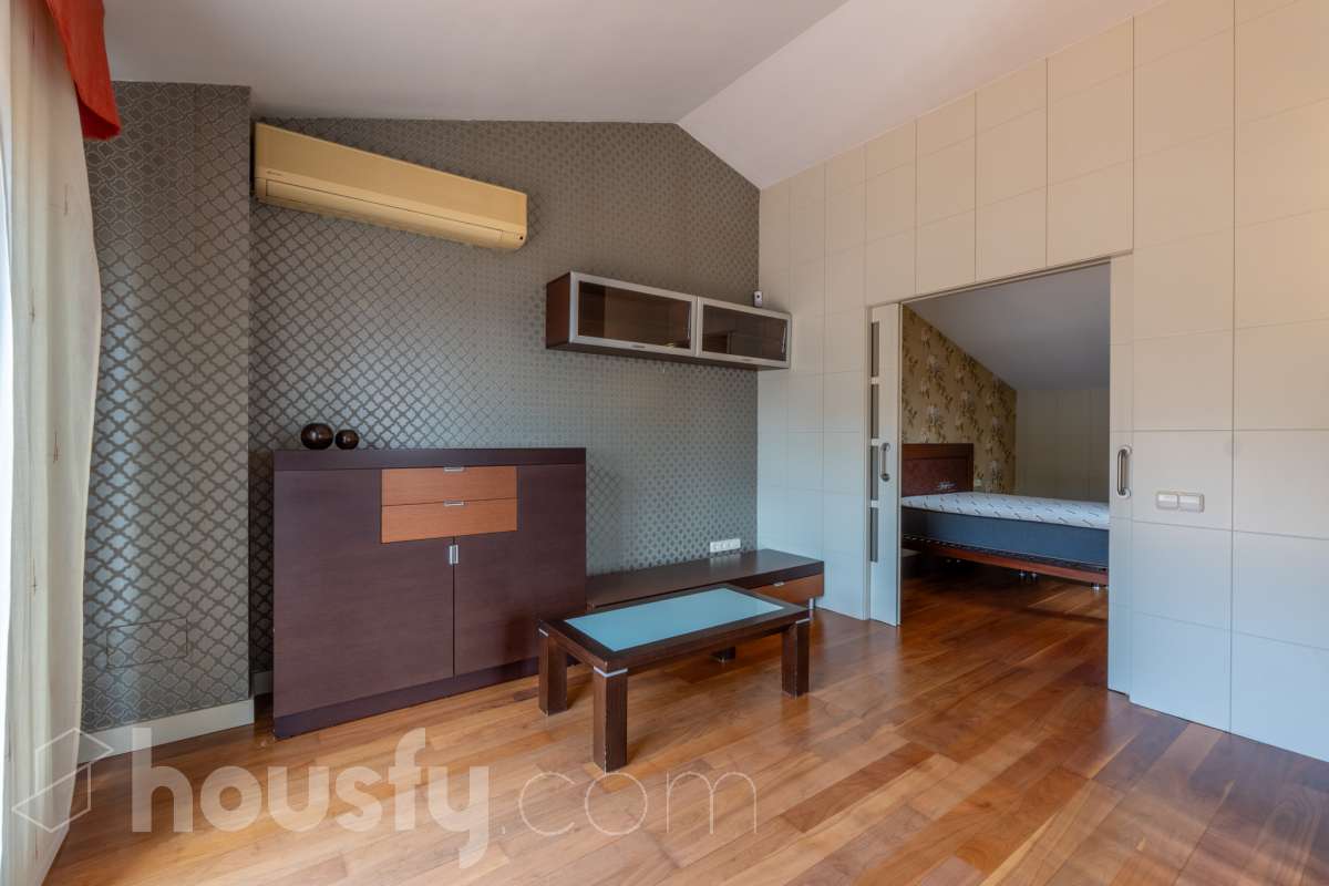 Chalet independiente con piscina y jardín en Cubelles-12