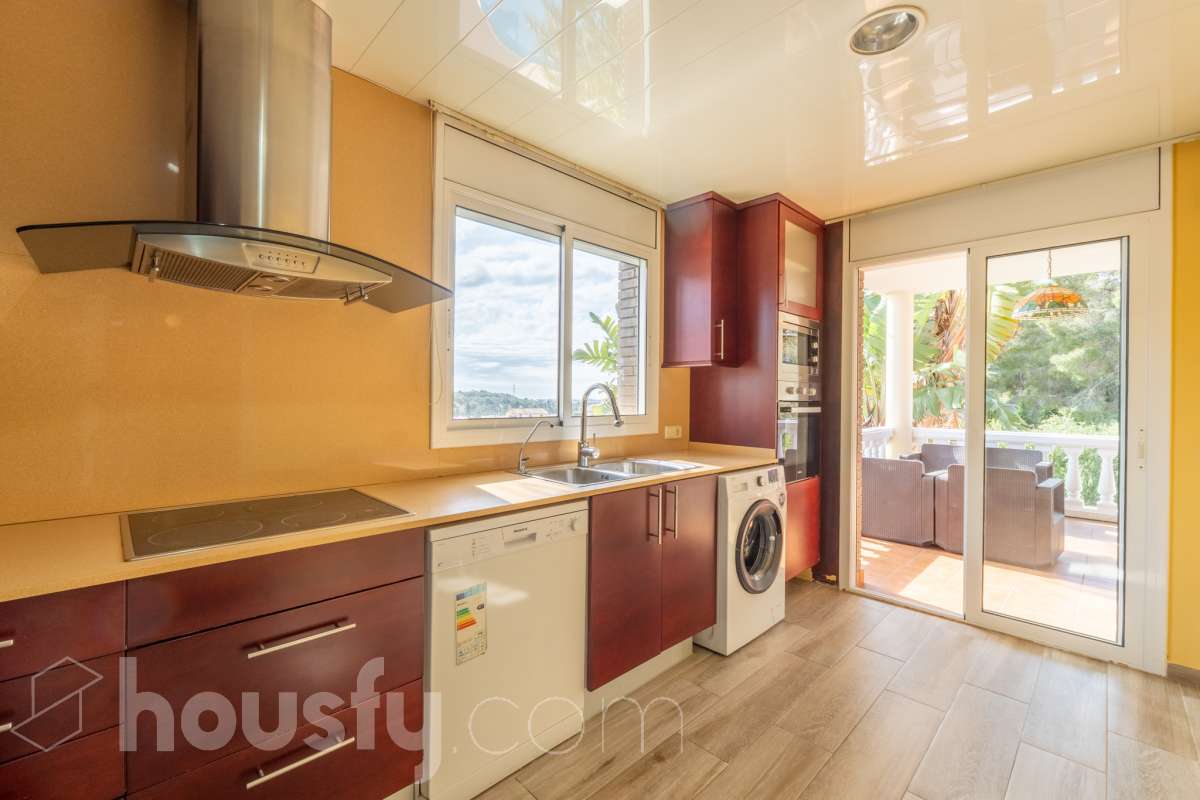 Chalet independiente con piscina y jardín en Cubelles-26