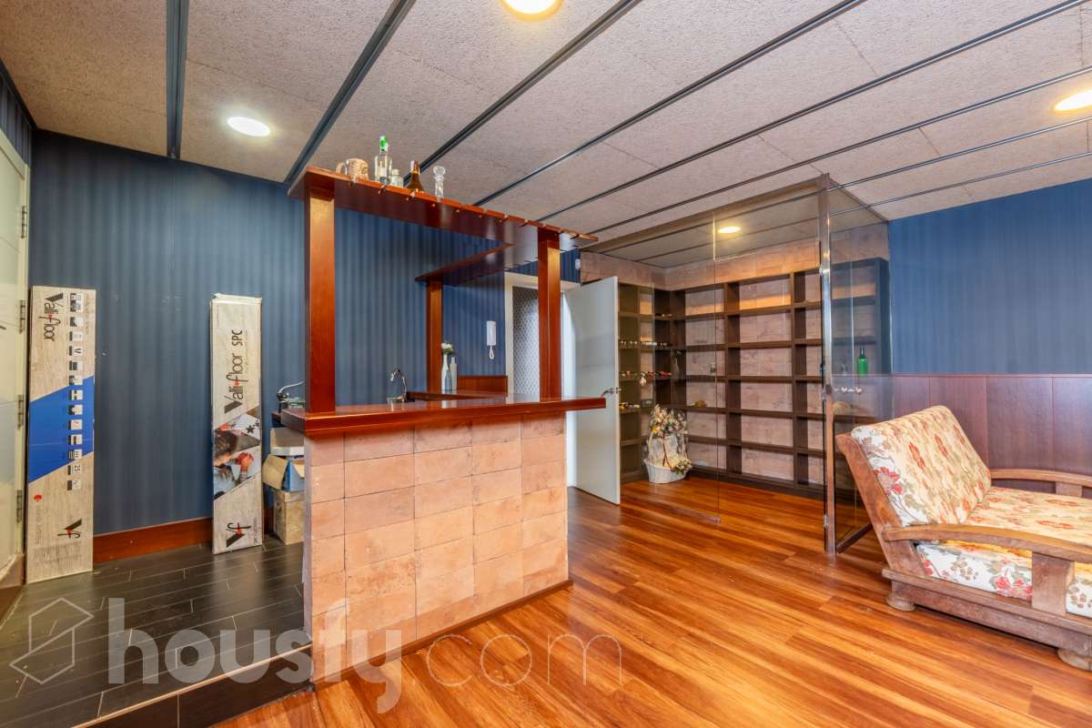 Chalet independiente con piscina y jardín en Cubelles-24
