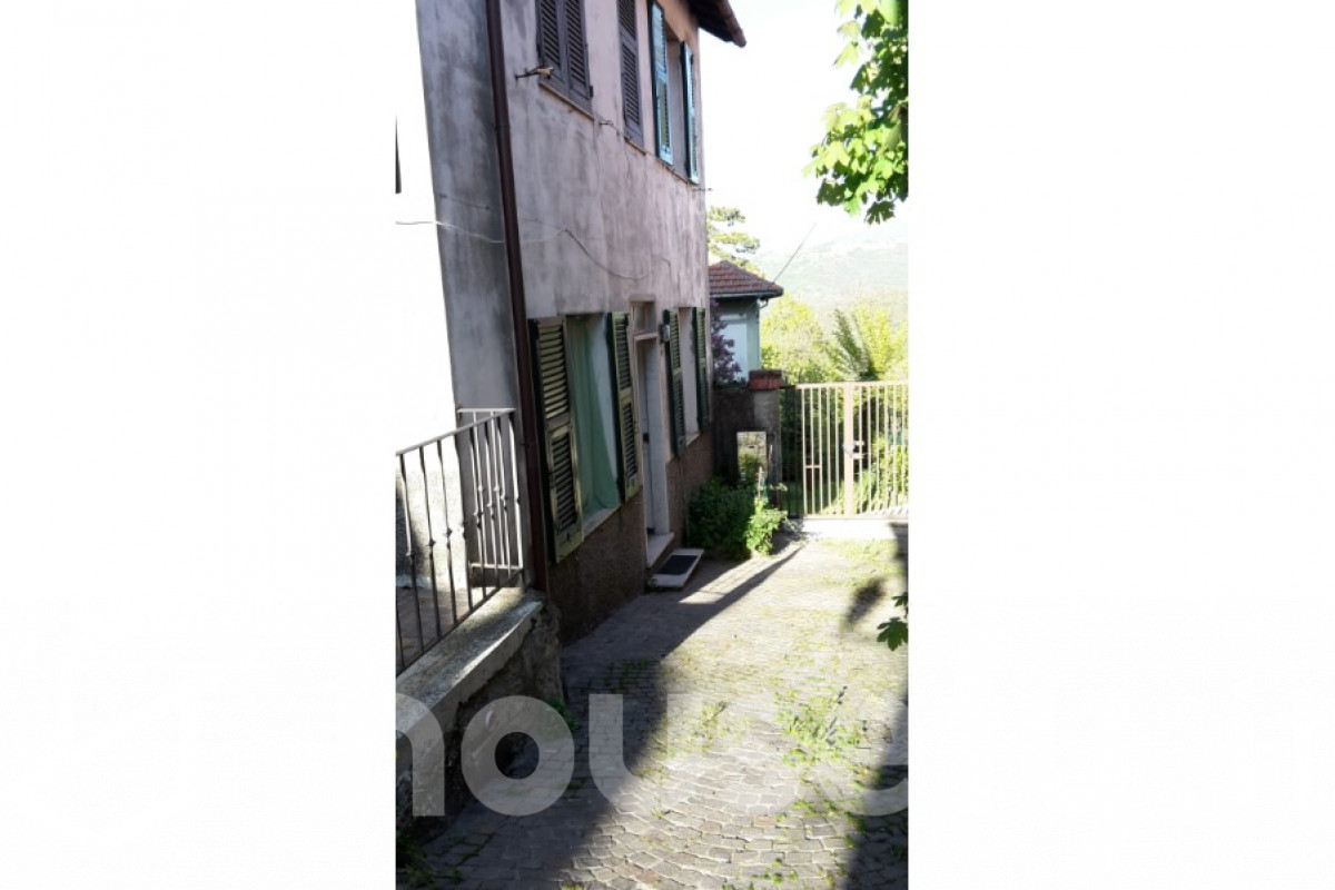 Appartamento in vendita a Via alla Costa