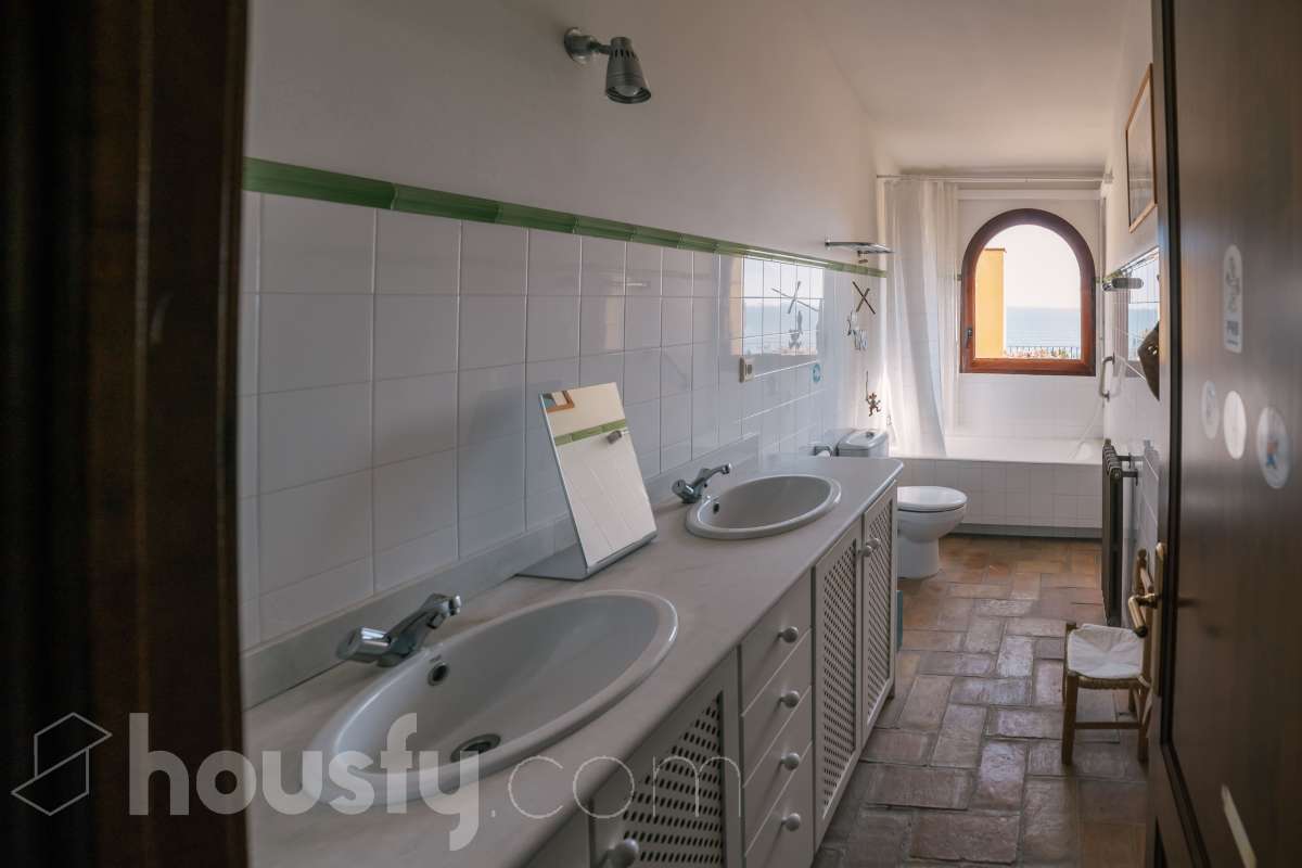 Fabuloso chalet en Vilanova i la Geltrú-30