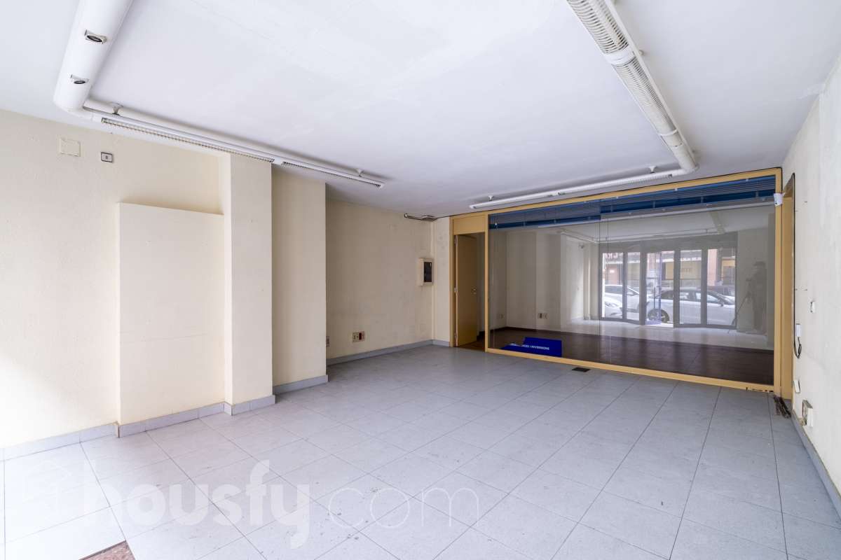 Fabuloso local en Cornellà de Llobregat-17