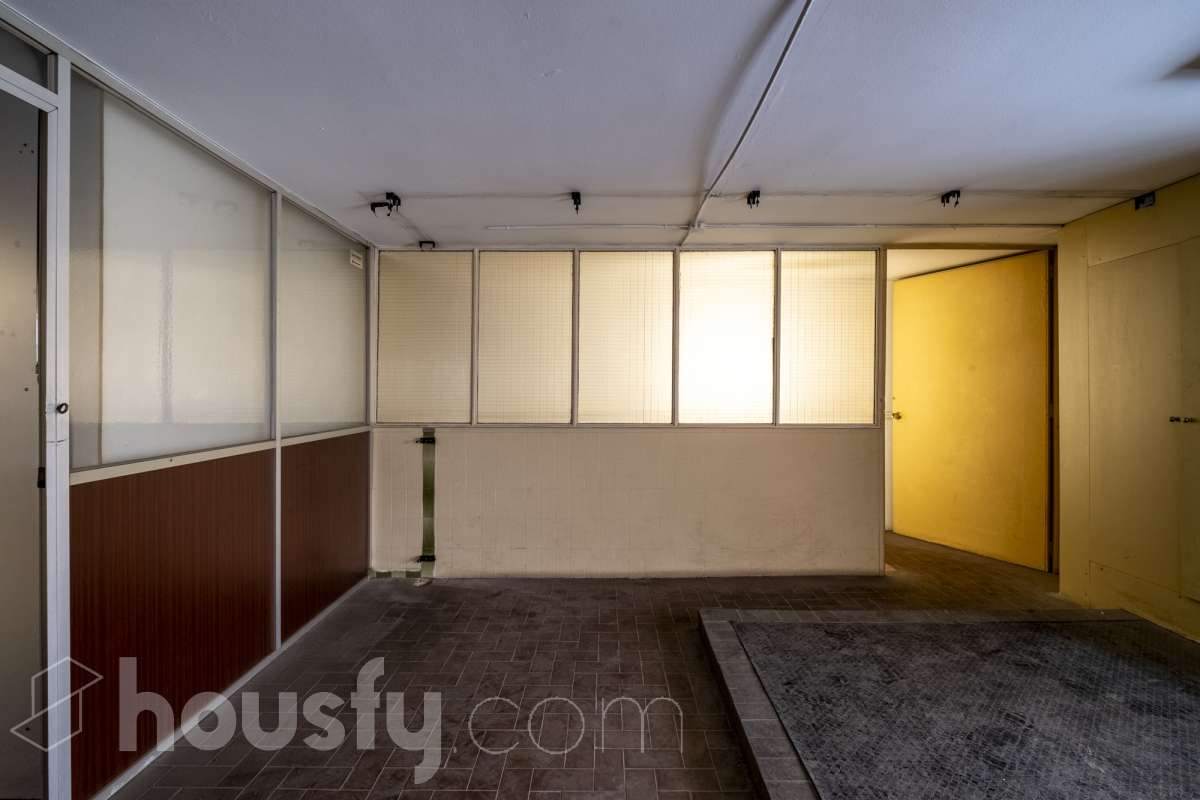 Fabuloso local en Cornellà de Llobregat-18