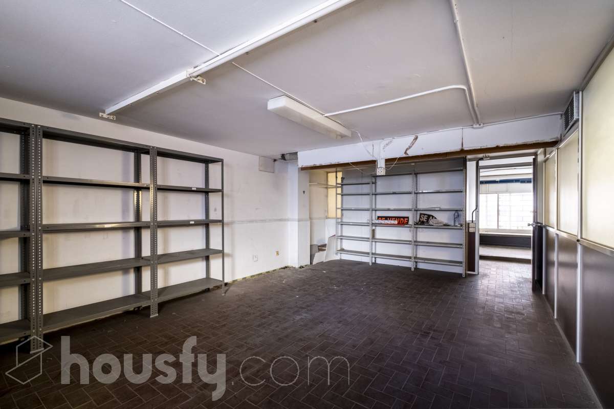 Fabuloso local en Cornellà de Llobregat-20