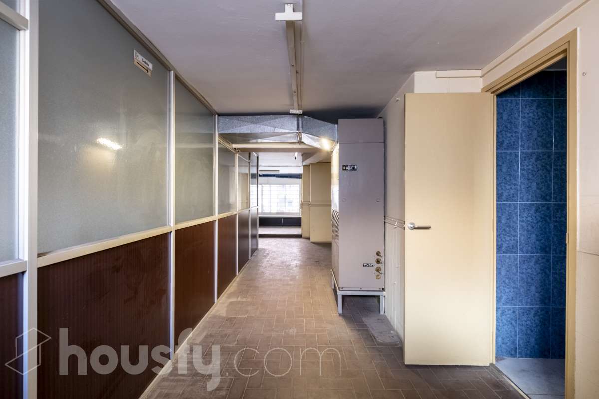 Fabuloso local en Cornellà de Llobregat-28