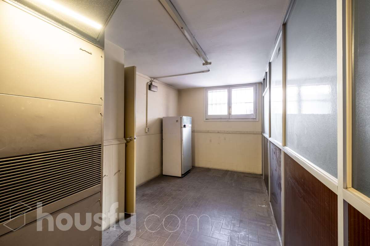 Fabuloso local en Cornellà de Llobregat-30