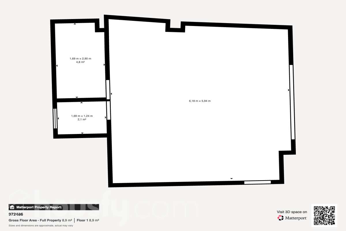 Housfy vende 🏡 amplio local ubicado en Badalona, el cuál consta de 54m2 ( 54m2 útiles ) (verificados con la Dirección General de Catastro). Construido en el año: 1966. Distribución de estancias - Acceso directo desde la calle y entrada desde la finca. -1 Baño . - La propiedad dispone de trastero con salida de luz exterior (con claraboya). - Habitación independiente. - Gran oportunidad de inversión, posibilidad de convertirlo a vivienda. - Cercano a colegios y autobuses. Zona y entorno Respecto a la ubicación, se sitúa en Badalona, municipio de Barcelona. Esta propiedad se encuentra cerca de transporte público, colegios, supermercados y farmacias. Aviso legal El precio de venta no incluye gastos de la compraventa como notaría, registro, impuestos, ni tampoco honorarios agencia. Esta publicación no es vinculante. Consulta siempre la nota simple con Housfy antes de formalizar la compraventa. Sobre nosotros Housfy es la plataforma integral de servicios inmobiliarios. Nuestra combinación de expertos y tecnología pone al alcance de todo el mundo servicios cómodos, claros y seguros. AICAT número: 7922. Nos encargamos de la gestión y asesoramiento de la compra. ¡Olvídate de todo! Hacemos los trámites por ti. Y, si además necesitas financiación, ponemos a tu disposición un bróker hipotecario para ayudarte a conseguir las mejores condiciones para tu perfil económico. ¿Quieres visitarla? Contacta con Housfy y agenda tu visita sin compromiso. Más información en: housfy.com Este anuncio contiene imágenes ilustrativas, con el objetivo de mostrar el potencial de la propiedad, y pueden diferir del resultado final. En cumplimiento de la Ley 8/2026 en Cataluña, el certificado de presencia o ausencia de amianto se encuentra en proceso de tramitación.-27