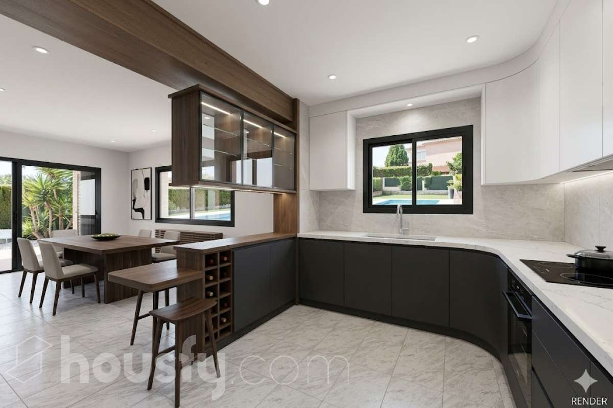 Housfy vende 🏡 casa esquinera en Creixell; dispone de 342,5m2 construidos según Nota Simple del Registro de la Propiedad (280m2 útiles) en una parcela de 678m2. En Catastro constan 270m2 construidos (verificados con la Dirección General de Catastro). Construida en el año: 1987, la vivienda es una delicia de luz natural y amplitud. Ubicada en la urbanización de La Coma, nos enamorarán las vistas al mar junto con otros elementos privilegiados. Así, la zona de piscina y barbacoa es ideal para familia y amigos. Nos acompañará un espléndido jardín en una zona muy tranquila y bien comunicada. En el interior y como puntos diferenciales, encontraremos una estética sala de billar, una encantadora bodega y una sala para gimnasio con posibilidad de sauna. Esta calidad de vida la tiene al alcance de la mano. Distribución de estancias -Salón-comedor -3 Dormitorios -4 Baños -Cocina equipada -Bodega -Sala de billar con bar -Sala de gimnasio Características específicas -Cédula de habitabilidad -Aire acondicionado -Trastero -Terraza -Piscina privada -Jardín privado -Zona de barbacoa -1 Plaza de garaje cerrado + dos en exterior Zona y entorno Respecto a la ubicación, se sitúa en Creixell, municipio de Tarragona. Esta propiedad se encuentra cerca de colegios, supermercados y farmacias. Aviso legal El precio de venta no incluye gastos de la compraventa como notaría, registro, impuestos, ni tampoco honorarios agencia. Esta publicación no es vinculante. Consulta siempre la nota simple con Housfy antes de formalizar la compraventa. Sobre nosotros Housfy es la plataforma integral de servicios inmobiliarios. Nuestra combinación de expertos y tecnología pone al alcance de todo el mundo servicios cómodos, claros y seguros. AICAT número: 7922. Nos encargamos de la gestión y asesoramiento de la compra. ¡Olvídate de todo! Hacemos los trámites por ti. Y, si además necesitas financiación, ponemos a tu disposición un bróker hipotecario para ayudarte a conseguir las mejores condiciones para tu perfil económico. ¿Quieres visitarla? Contacta con Housfy y agenda tu visita sin compromiso. Más información en: housfy.com Este anuncio contiene imágenes ilustrativas, con el objetivo de mostrar el potencial de la propiedad, y pueden diferir del resultado final.-14