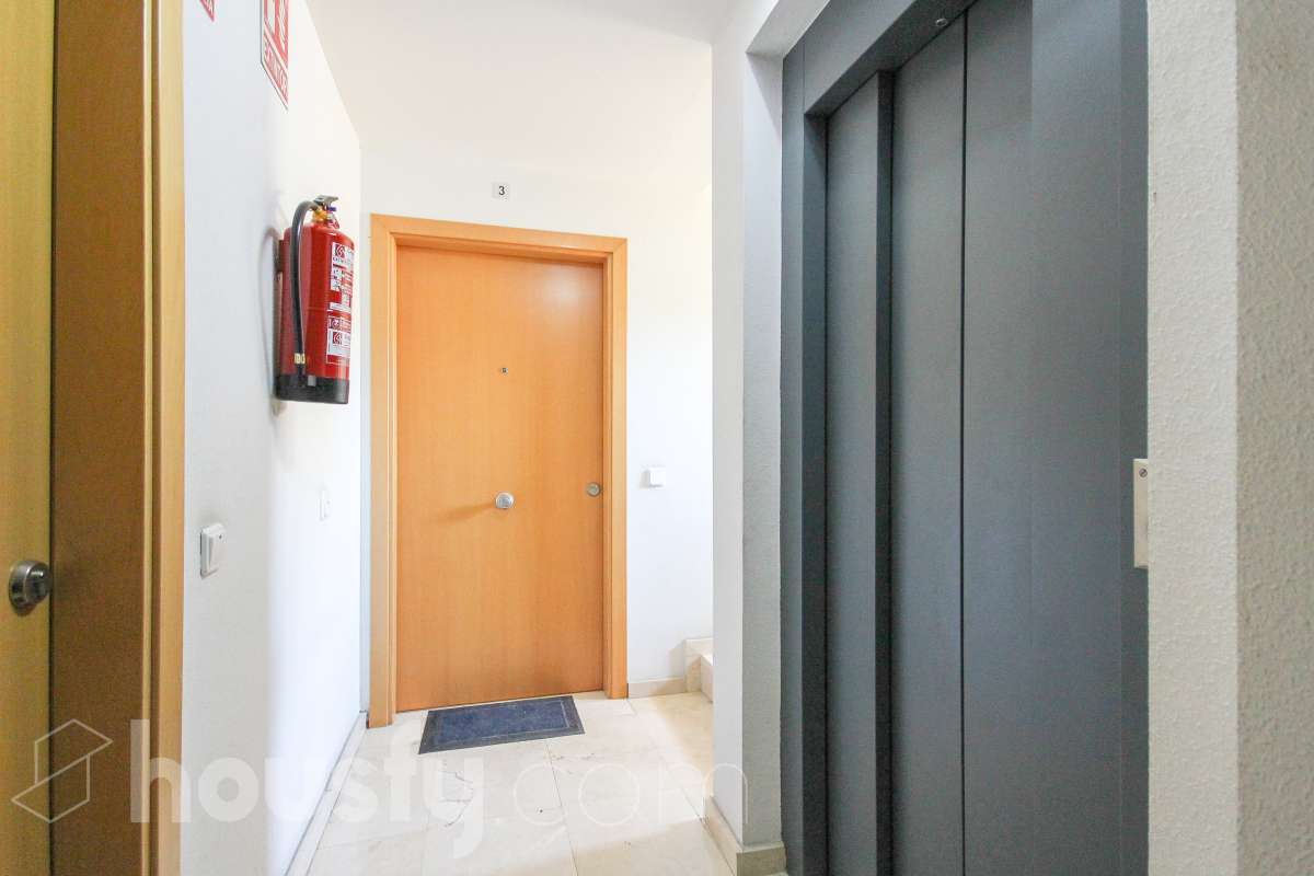 Piso con balcón y ascensor en finca de 2005 – Luminoso y listo para entrar a vivir-19