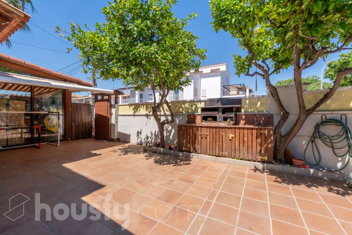 Casa independiente de 3 vientos con piscina y apartamento independiente en el centro de Sant Pere de Ribes-21