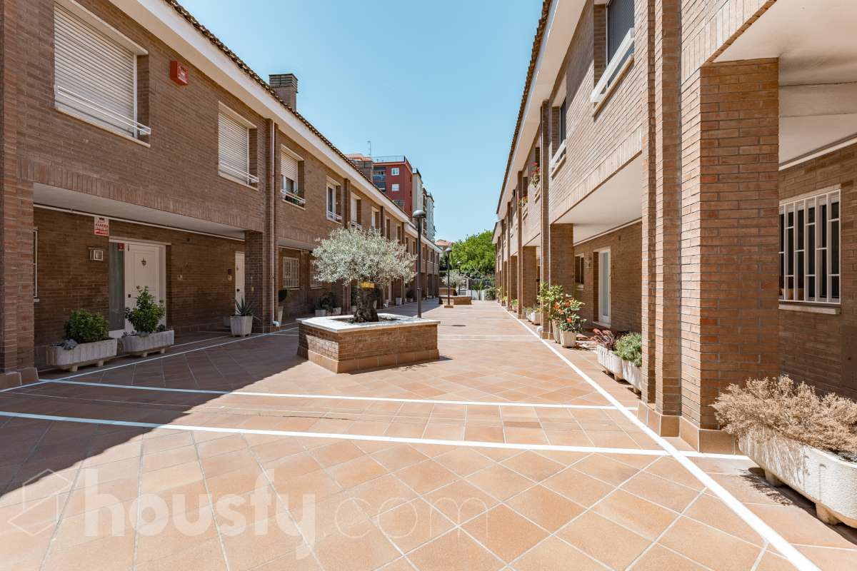 Exclusiva vivienda con jardín privado, solárium al sur y piscina comunitaria-50