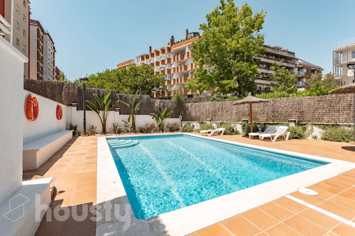Exclusiva vivienda con jardín privado, solárium al sur y piscina comunitaria-52