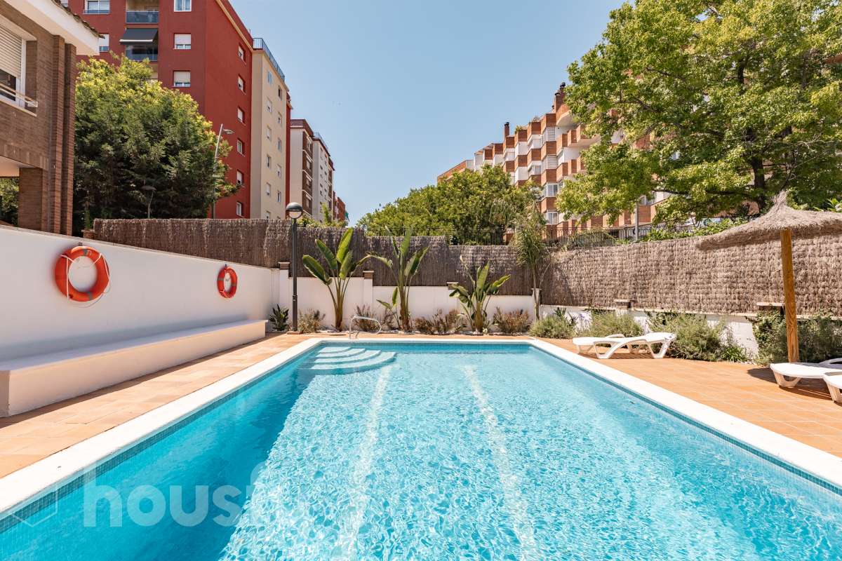 Exclusiva vivienda con jardín privado, solárium al sur y piscina comunitaria-53