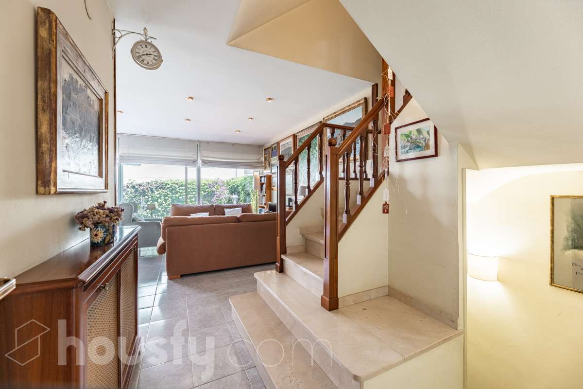 Exclusiva vivienda con jardín privado, solárium al sur y piscina comunitaria-11