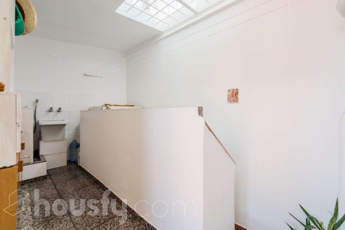 -ITE
-POSIBILIDAD DE HACER 2 CASAS
-VISTAS A BCN-45