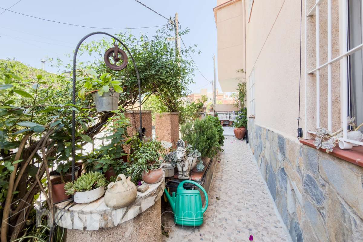 -ITE
-POSIBILIDAD DE HACER 2 CASAS
-VISTAS A BCN-62