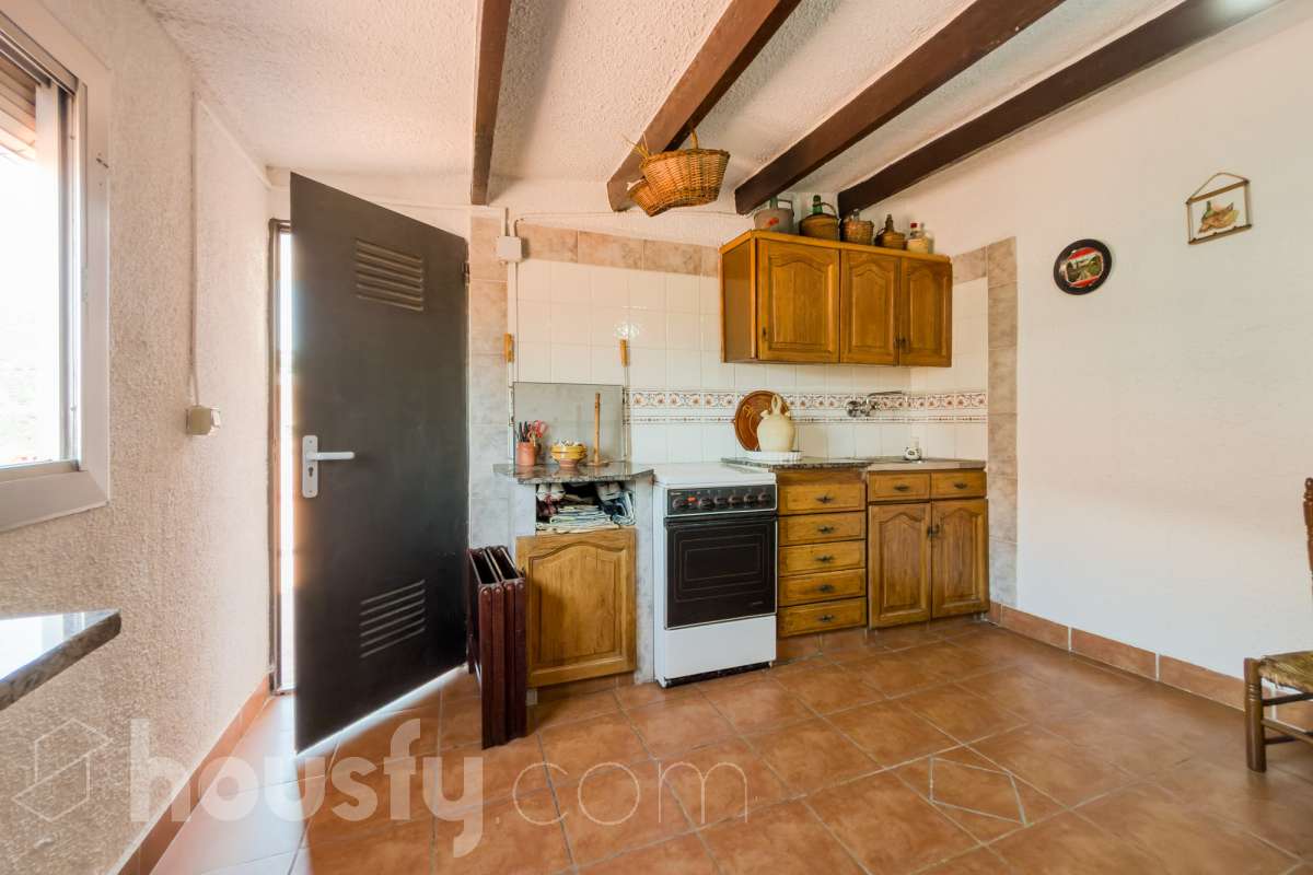 -ITE
-POSIBILIDAD DE HACER 2 CASAS
-VISTAS A BCN-32