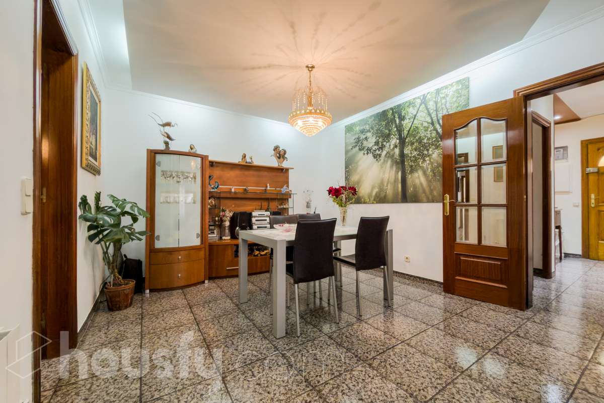-ITE
-POSIBILIDAD DE HACER 2 CASAS
-VISTAS A BCN-17