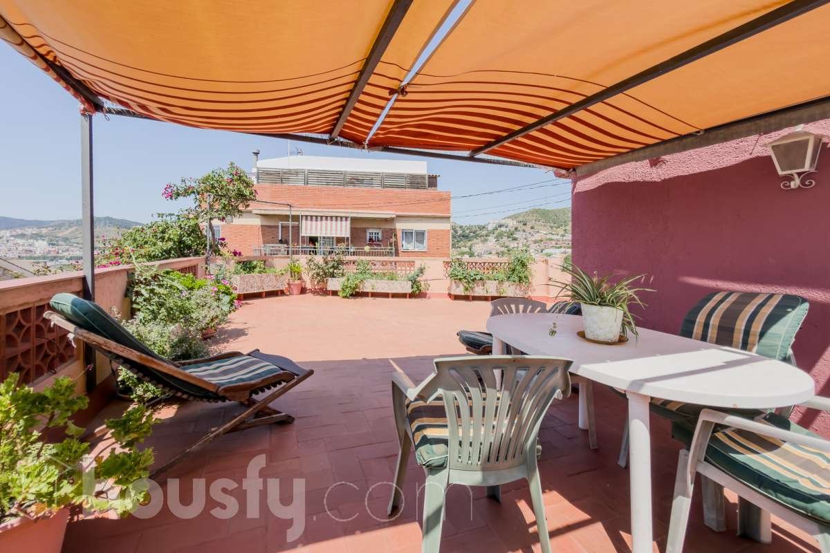 -ITE
-POSIBILIDAD DE HACER 2 CASAS
-VISTAS A BCN-42
