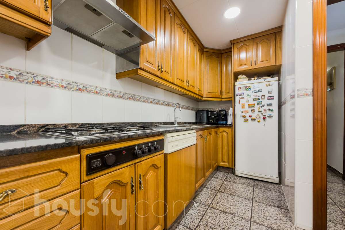 -ITE
-POSIBILIDAD DE HACER 2 CASAS
-VISTAS A BCN-10