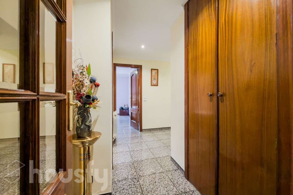 -ITE
-POSIBILIDAD DE HACER 2 CASAS
-VISTAS A BCN-51