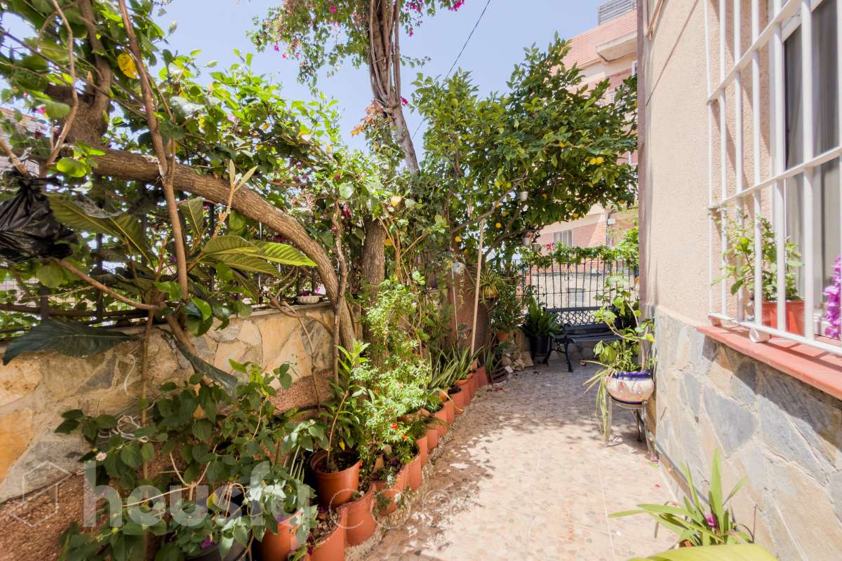 -ITE
-POSIBILIDAD DE HACER 2 CASAS
-VISTAS A BCN-59