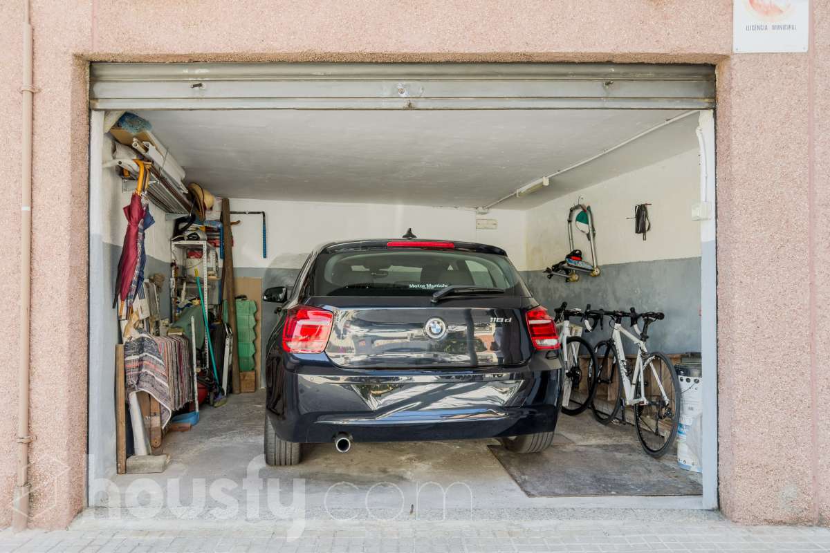 -ITE
-POSIBILIDAD DE HACER 2 CASAS
-VISTAS A BCN-47