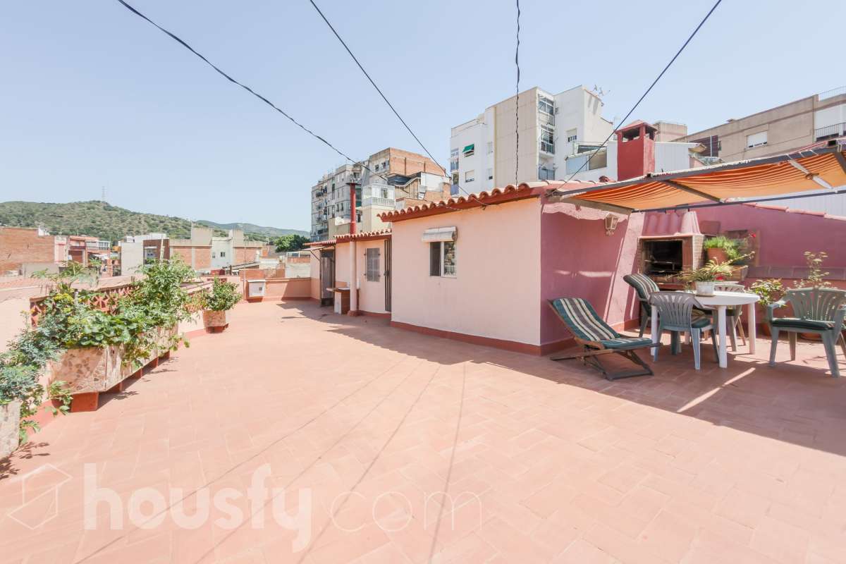 -ITE
-POSIBILIDAD DE HACER 2 CASAS
-VISTAS A BCN-4
