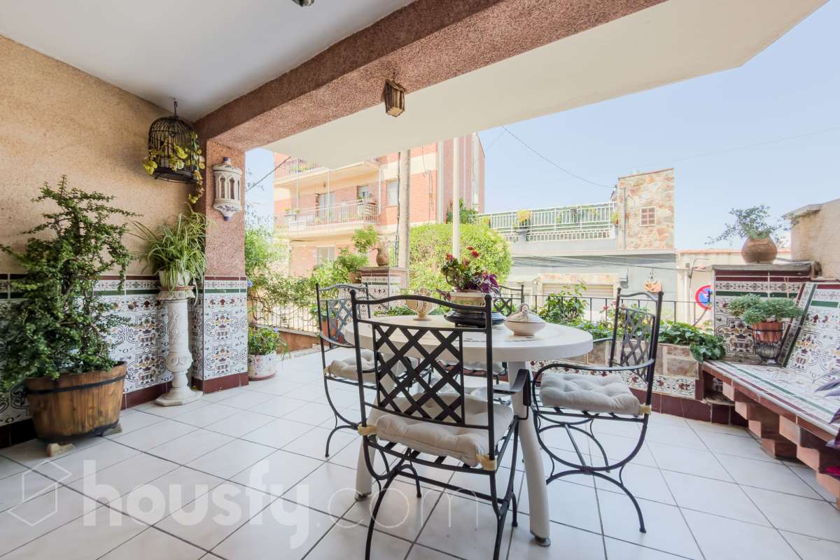 -ITE
-POSIBILIDAD DE HACER 2 CASAS
-VISTAS A BCN-44