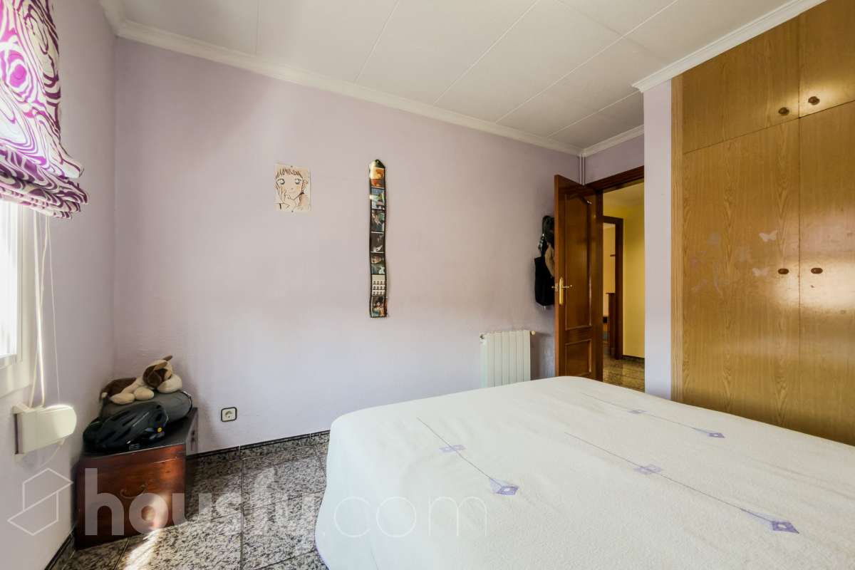 -ITE
-POSIBILIDAD DE HACER 2 CASAS
-VISTAS A BCN-23