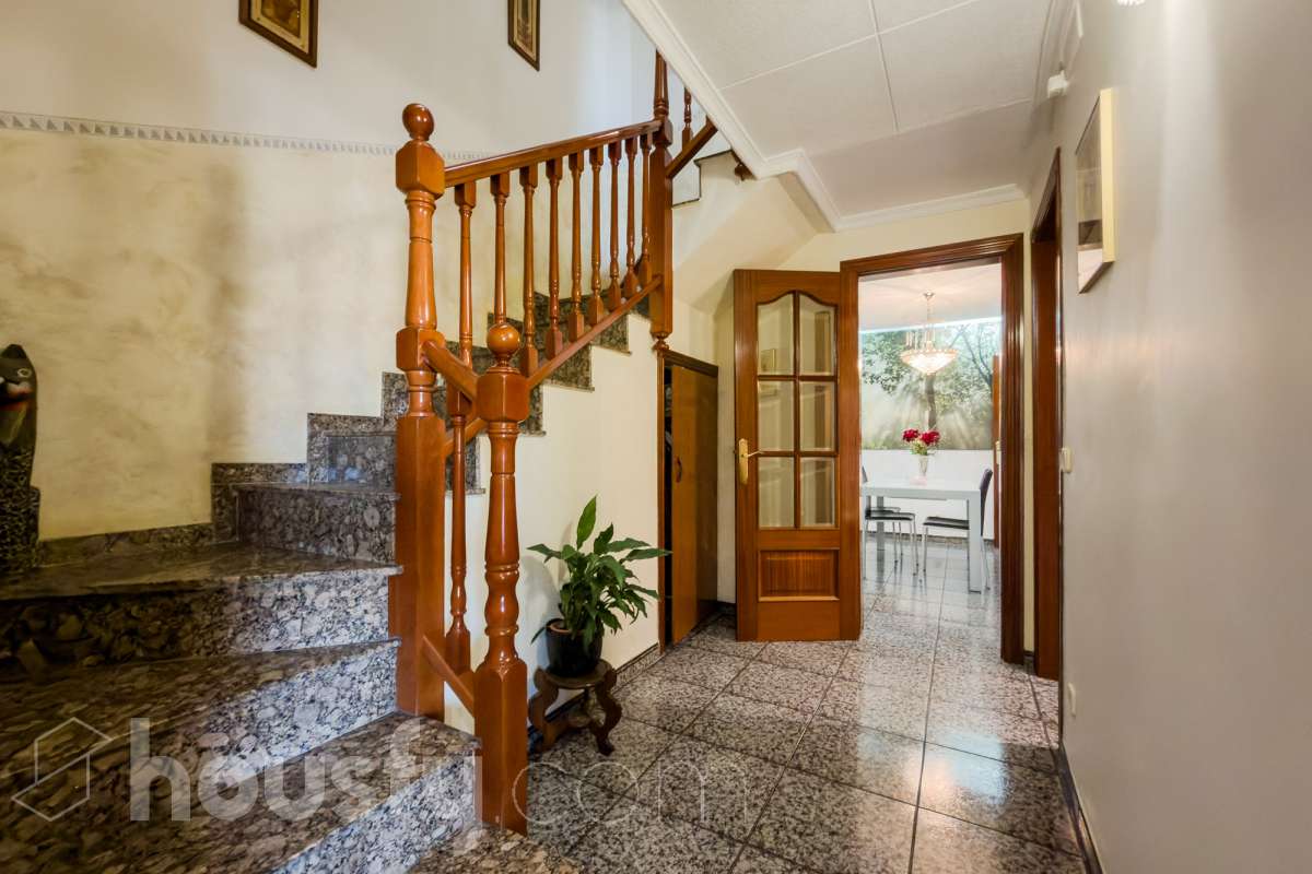 -ITE
-POSIBILIDAD DE HACER 2 CASAS
-VISTAS A BCN-54