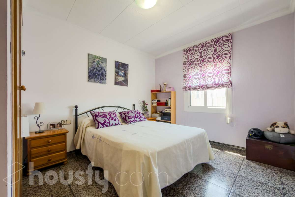 -ITE
-POSIBILIDAD DE HACER 2 CASAS
-VISTAS A BCN-22